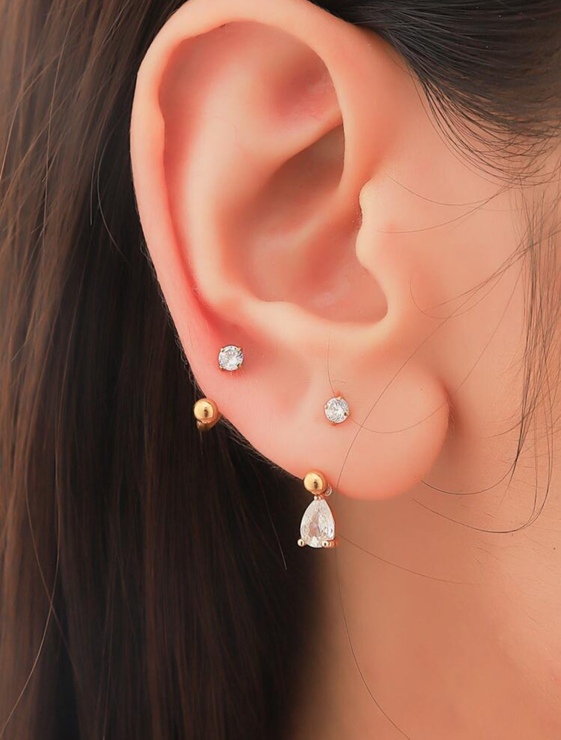 Boucles d'Oreilles Puce en Zircon - Collection C-Shape